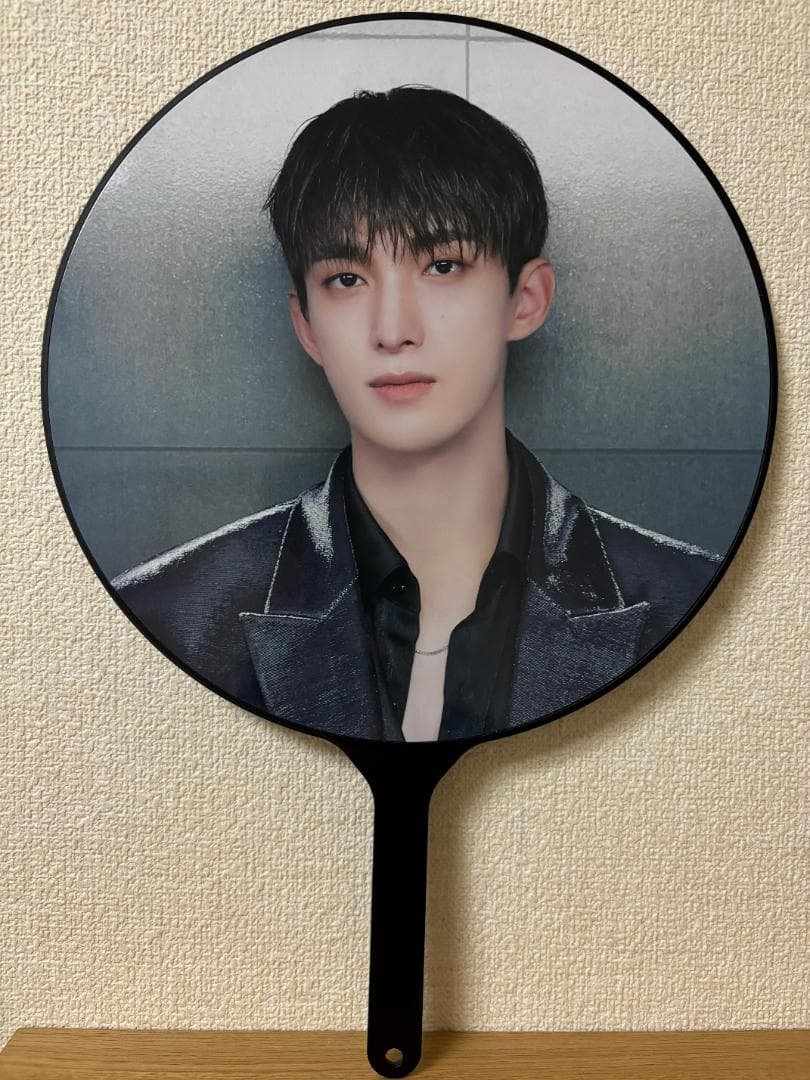 SEVENTEEN ドギョム うちわ RIGHT HERE - メルカリ