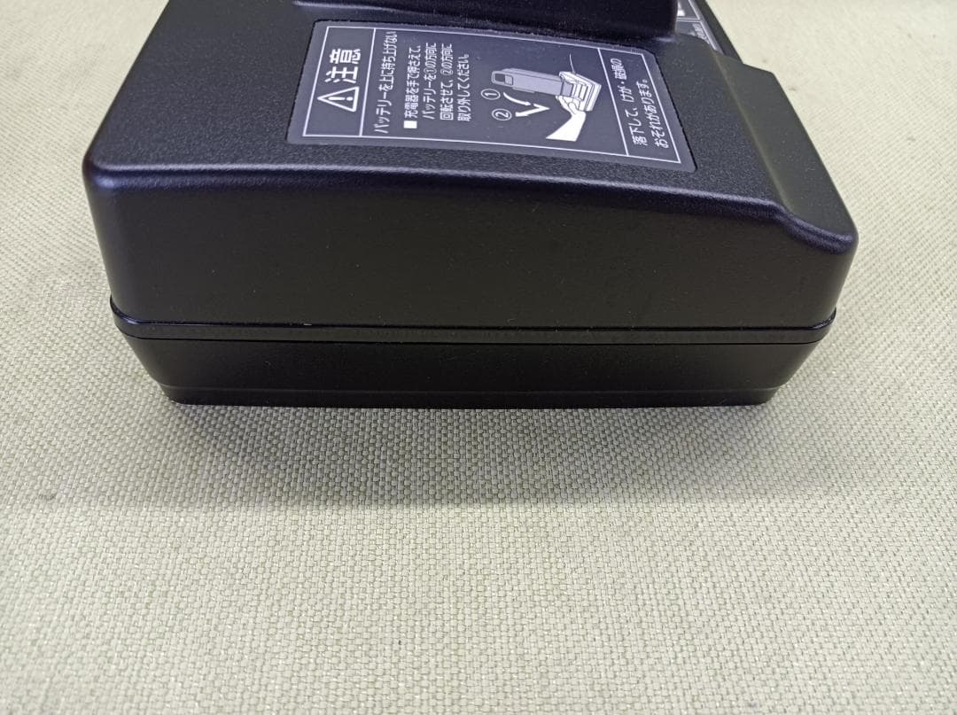 都《LHXJE》Panasonic　電動自転車用充電器　NKJ069Z1