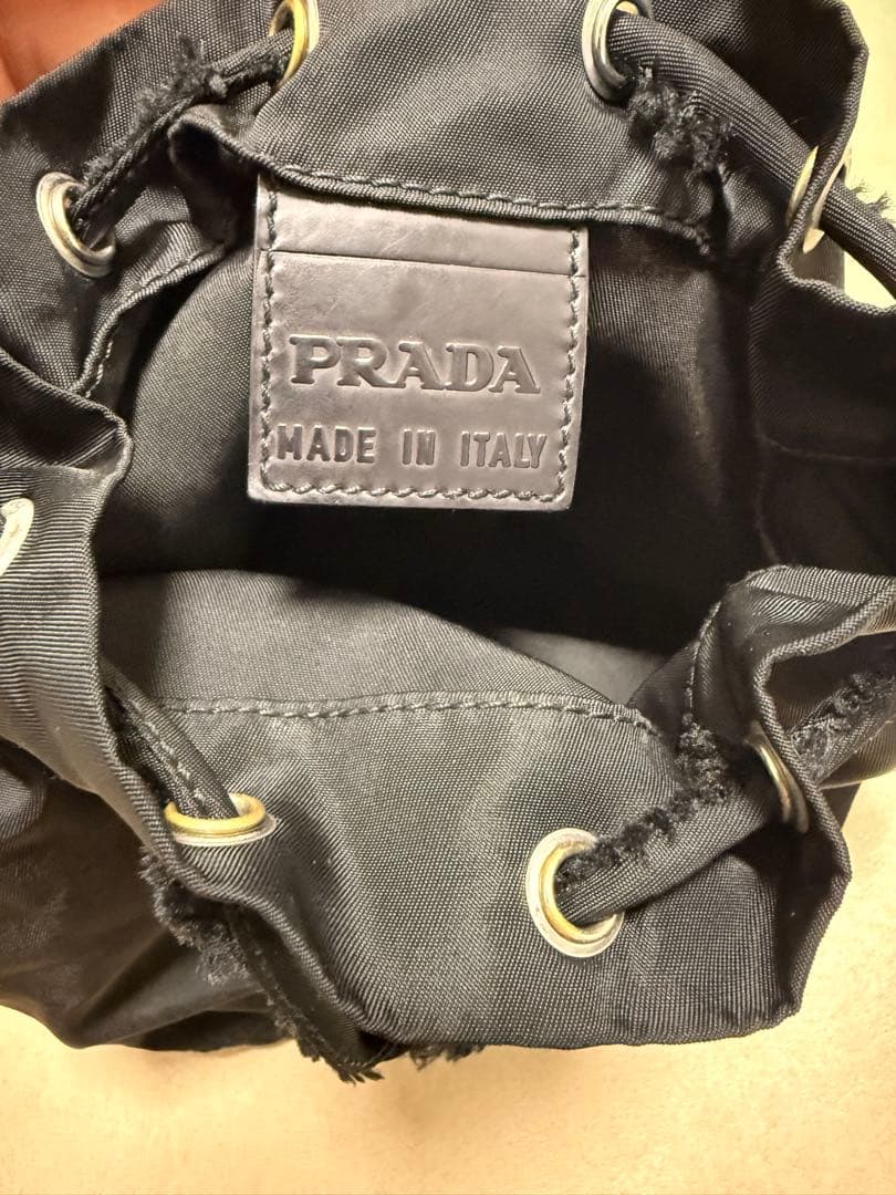 PRADA プラダ 巾着ポーチ テスートナイロン 三角プレートロゴ ブラック