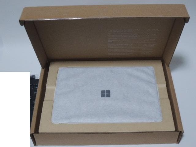 新品同様 Surface Go3 未使用リファビッシュ品 Model1926