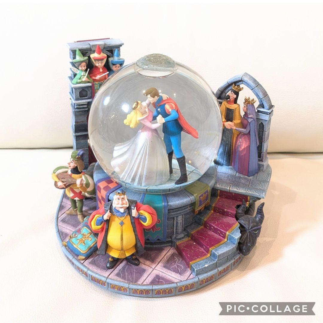 眠れる森の美女　スノードーム　グローブ　ディズニーストア　フィギュア　オルゴール