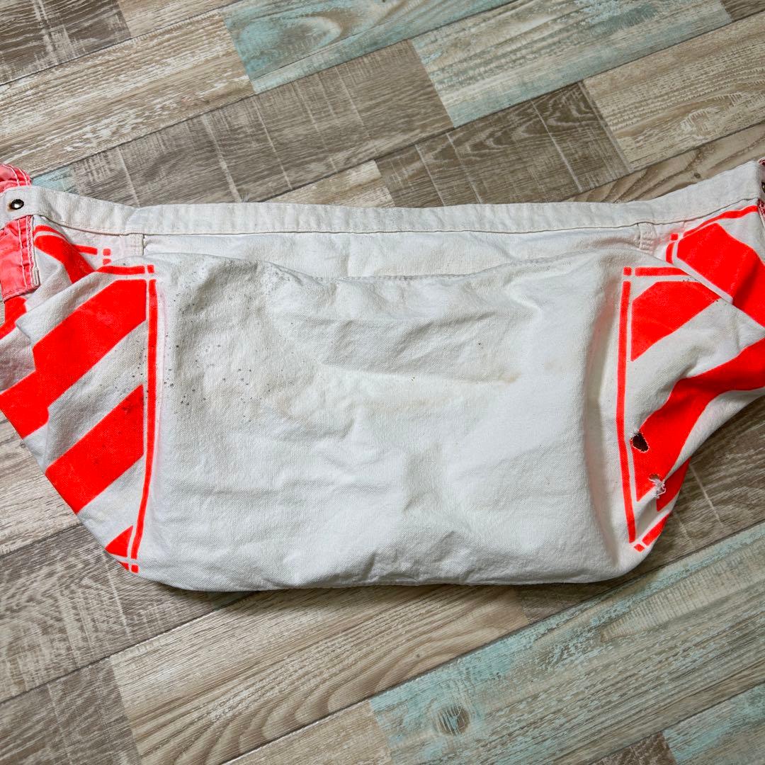 レア PLAIN DEALER ニュースペーパーバッグ オレンジ - メルカリ