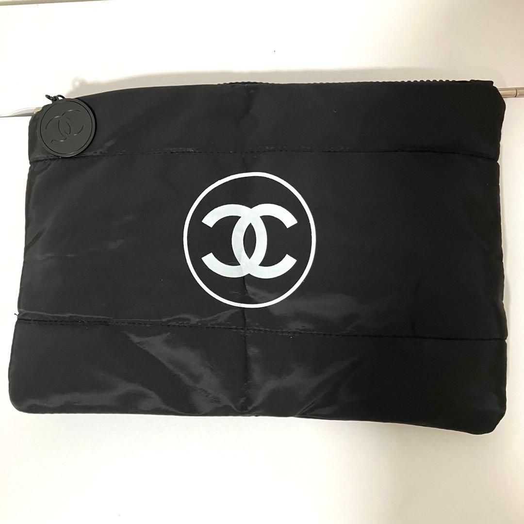 シャネル CHANELノベルティ ポーチ ビッグサイズ クラッチバッグ 黒色