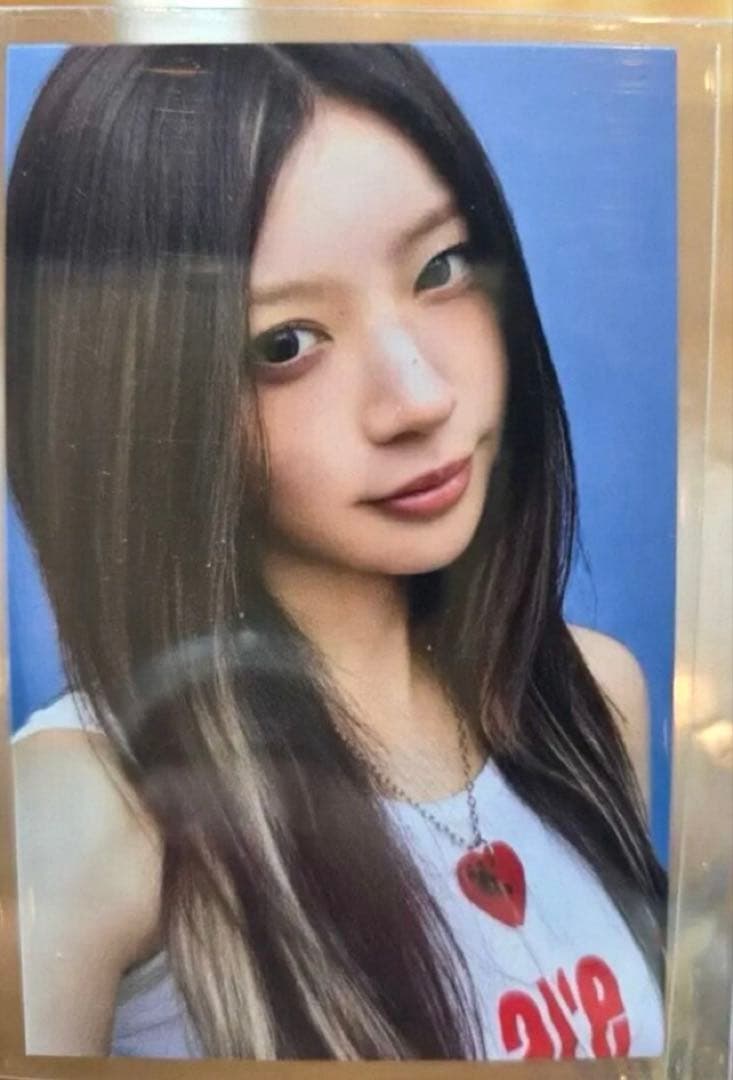 illit モカ NOTCUTEANYMORE サノク 限定 トレカ