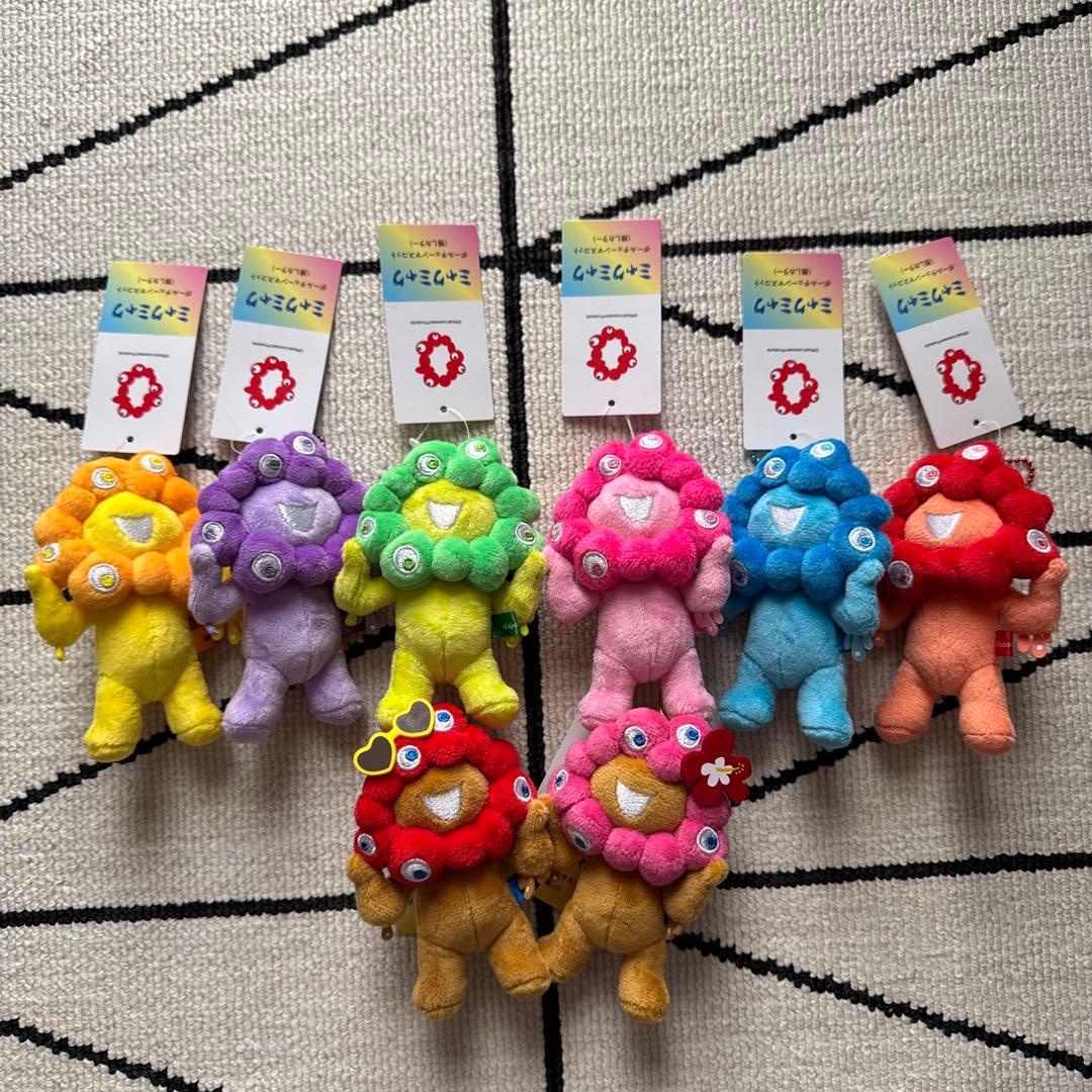 ミャクミャク 推しカラー＆日焼けミャクミャク - メルカリ