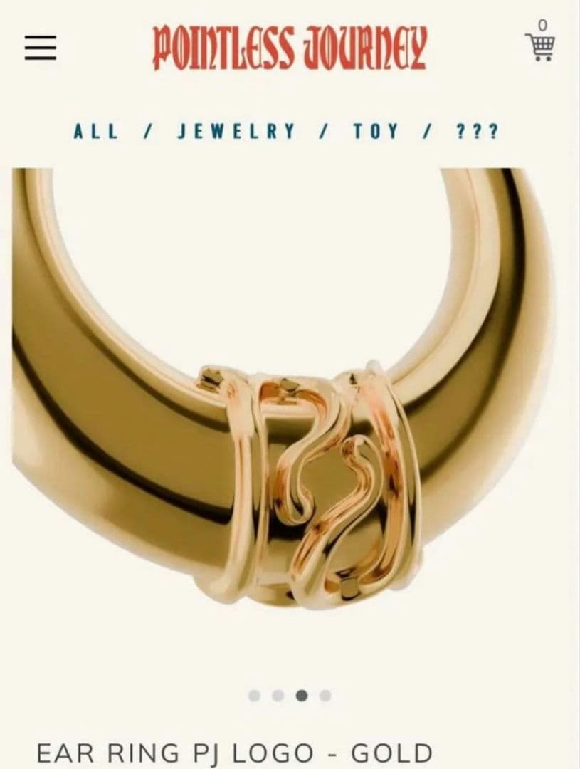POINTLES JOURNEY EAR RING PJ LOGO GOLD