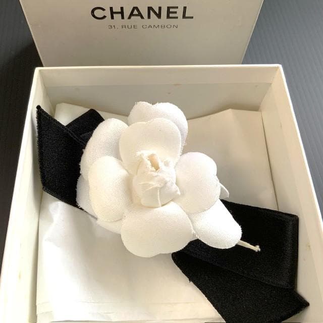 CHANEL カメリア リボン ブローチ