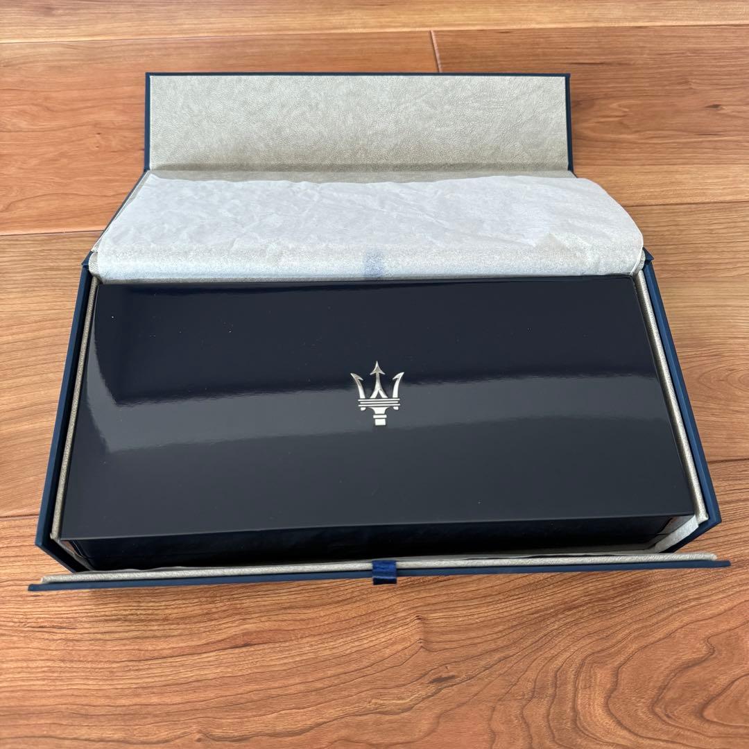 マセラティ ノベルティ レザーキーリング チャーム レヴァンテ メタル