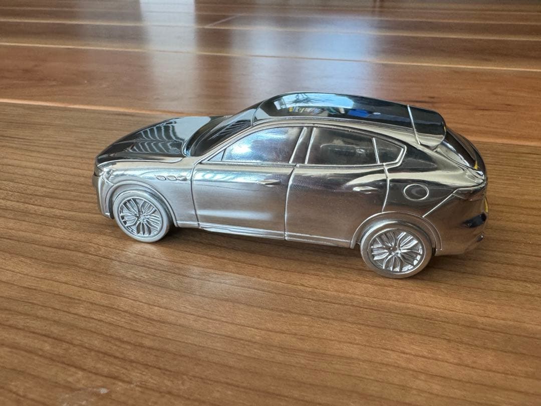 マセラティ ノベルティ レザーキーリング チャーム レヴァンテ メタル