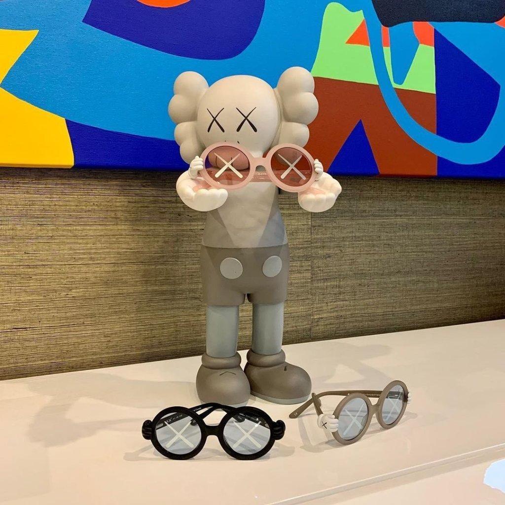 KAWS SONS + DAUGHTERS SUNGLASSES セット