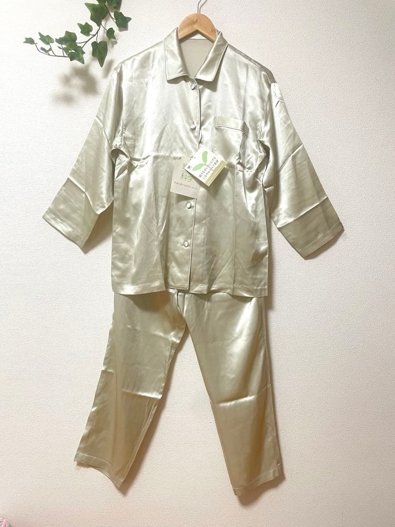 【新品未使用❣️】ワコール シルク パジャマセット（クリーム色） 楽天市場】シルクパジャマ ワコール（サイズ（S/M/L）LL）（レディース