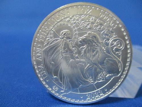 セントヘレナ ウナとライオン1ポンド銀貨☆2022年／未使用／エリザベス女王／