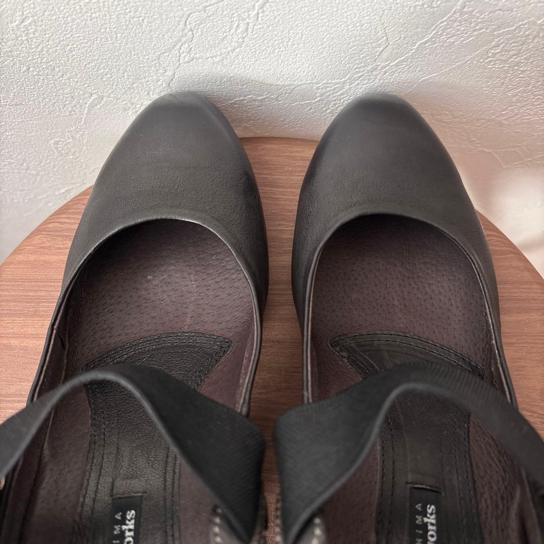 RABOKIGOSHI works ラボキゴシ ゴムベルトパンプス 25.5 黒