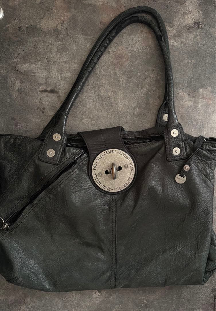 DIESEL Archive ロゴバックル レザー ショルダーバッグ ブラック