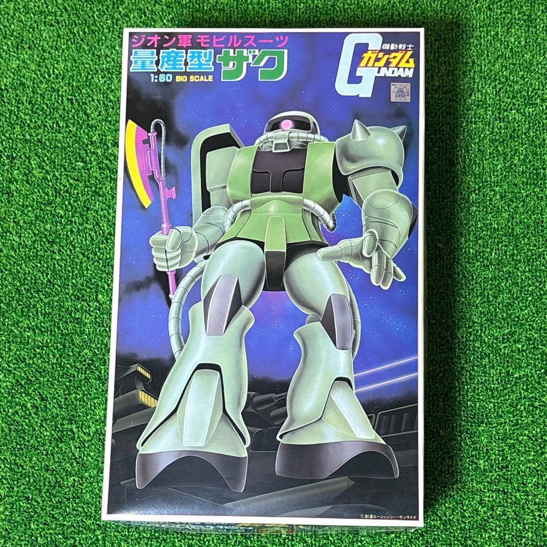 バンダイ】機動戦士ガンダム 量産型ザク 1/60 旧キット - メルカリ