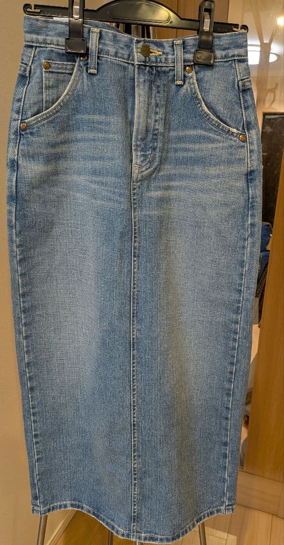 Noble別注 Lee/リー タイトスカート S/サックスブルー Lee（リー）の「Lee/リー タイトスカート(サックスブルー)（デニム