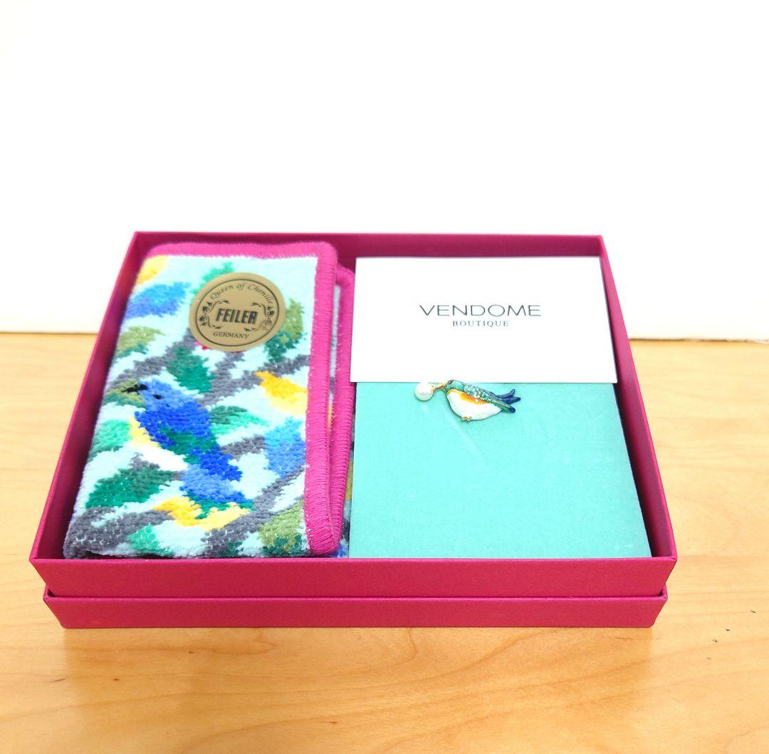 【完売品】ヴァンドームブティック フェイラーコラボ 限定品 ブローチ・ハンカチ