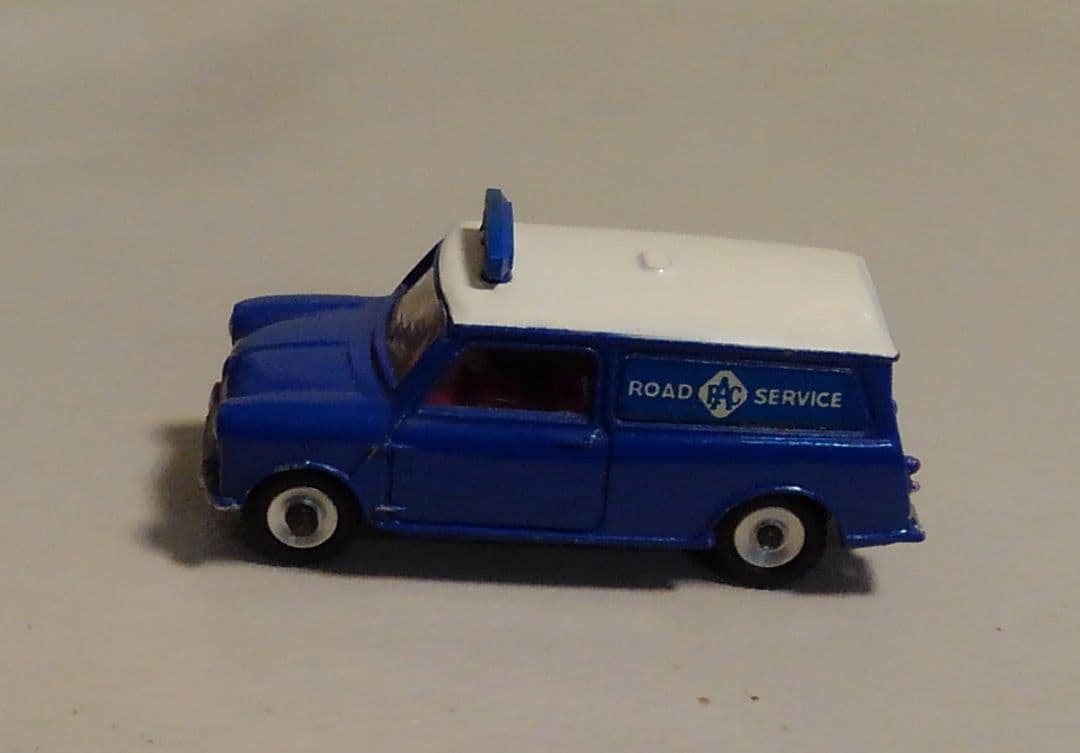 ・RACパトロールミニバンダイキャストミニカー