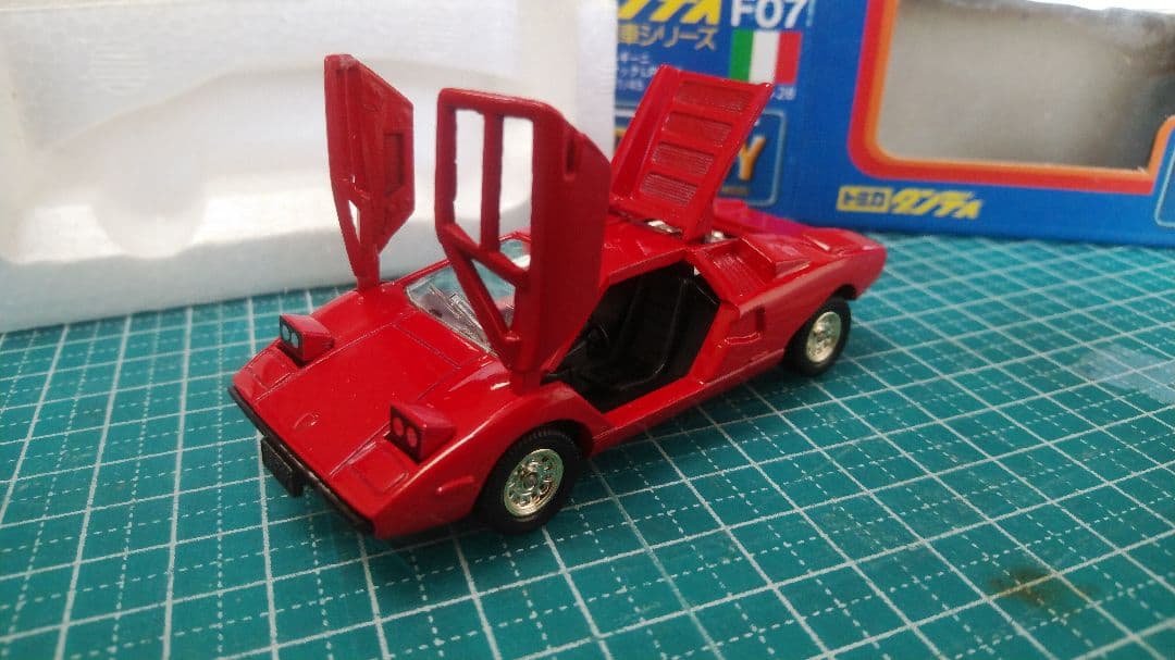 ランボルギーニカウンタックLP400