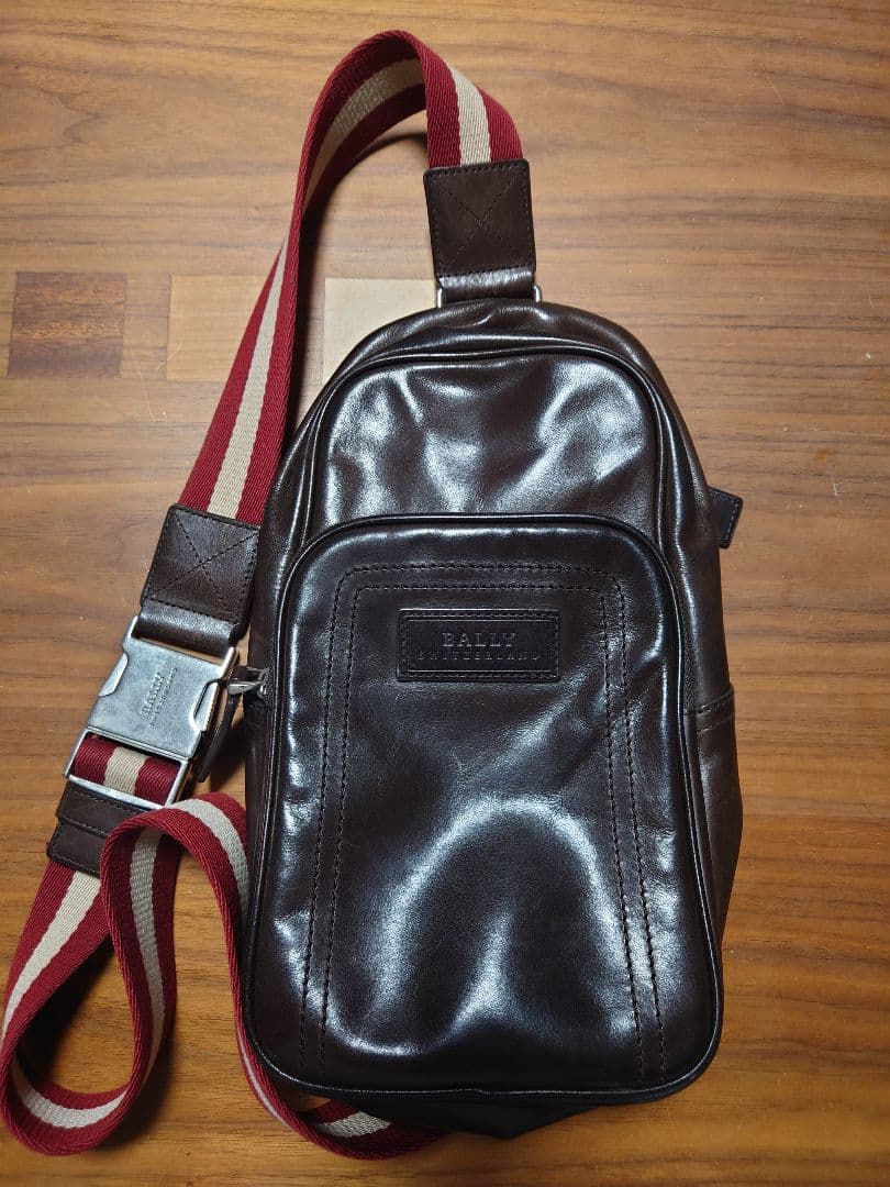BALLY ダークブラウン ボディバッグ