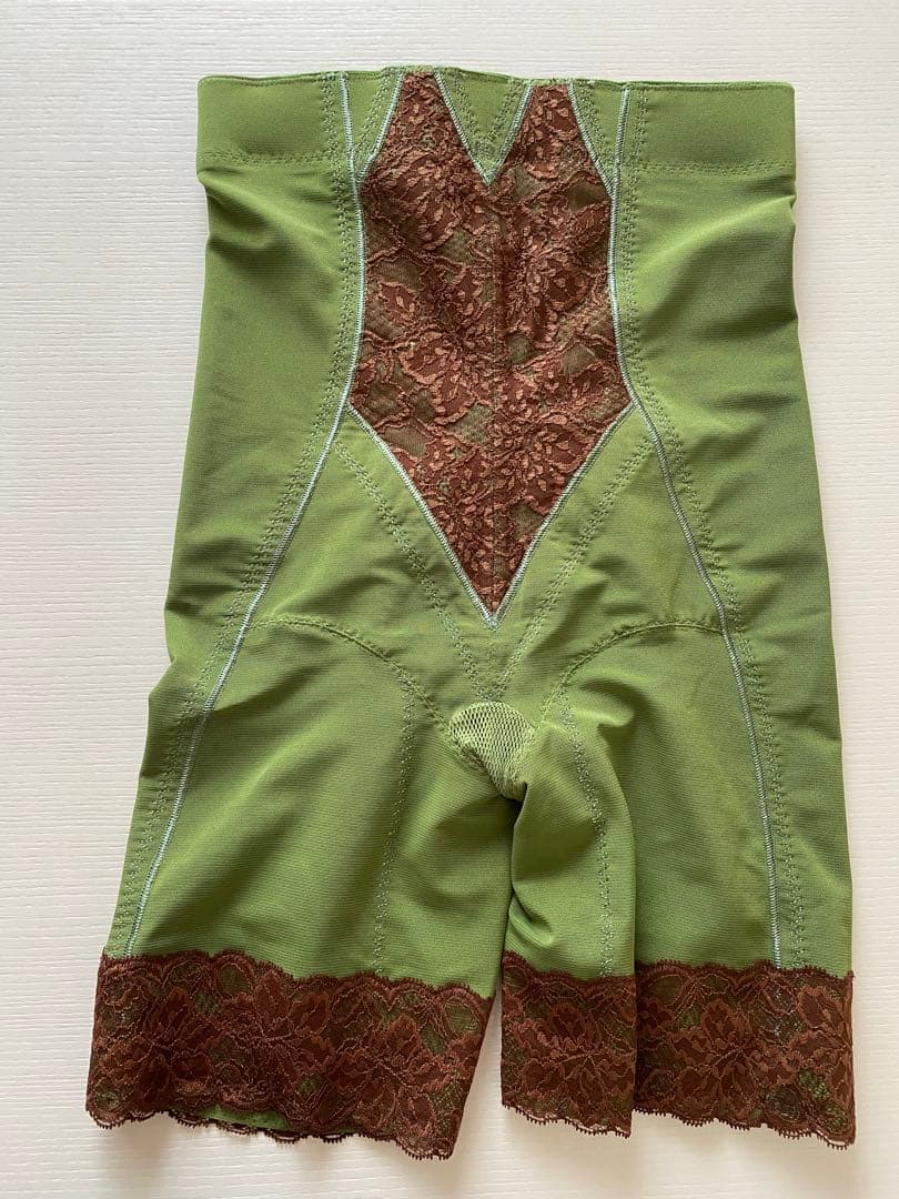 未使用品✨LALA Grant ハイウェストガードル オリーブ76