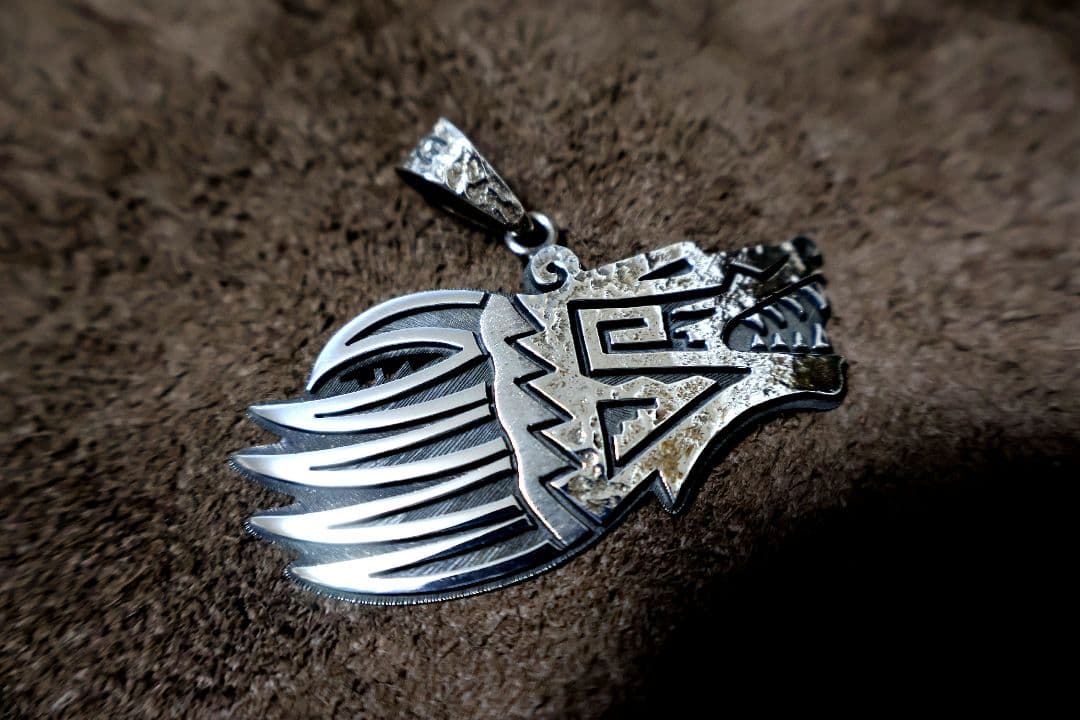 ホピ インディアンジュエリー ルーベン・ソウフキー ベアーペンダントトップ