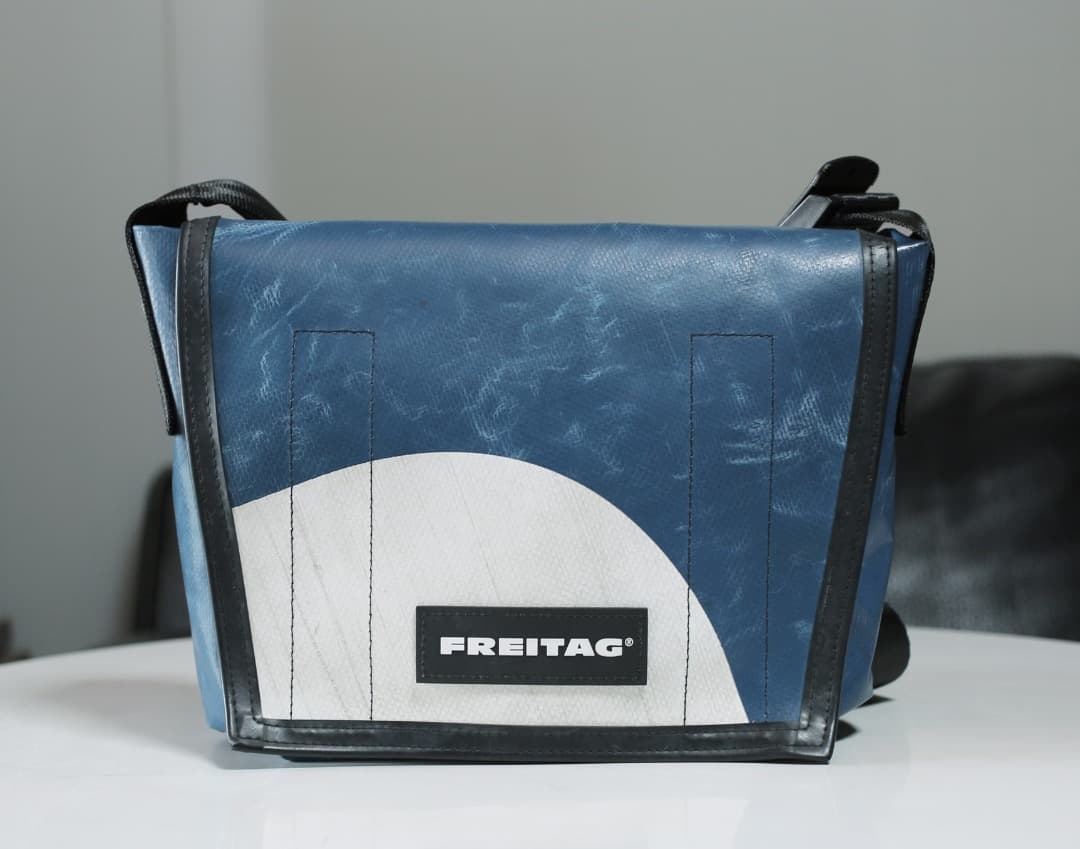 【新品同様】　FREITAG F11 LASSIE　インディゴ×ホワイト