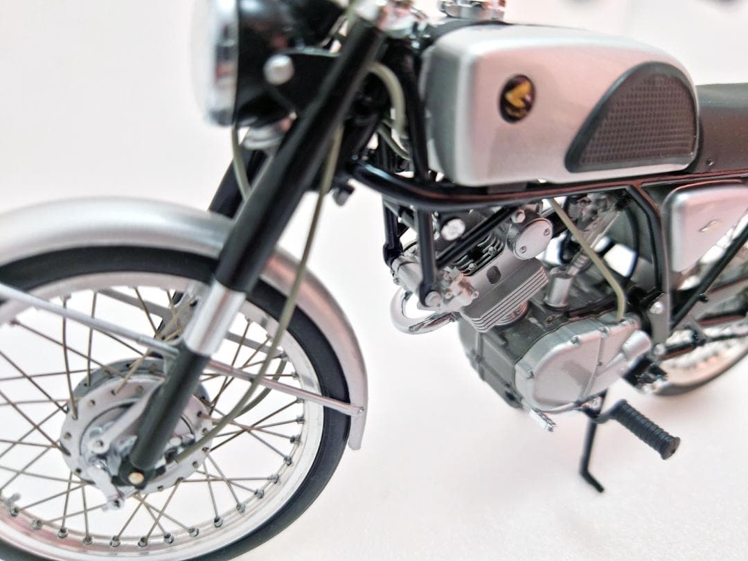 希少 EBBRO ホンダ CR110 ストリート 1962 バイク 精密模型 - メルカリ