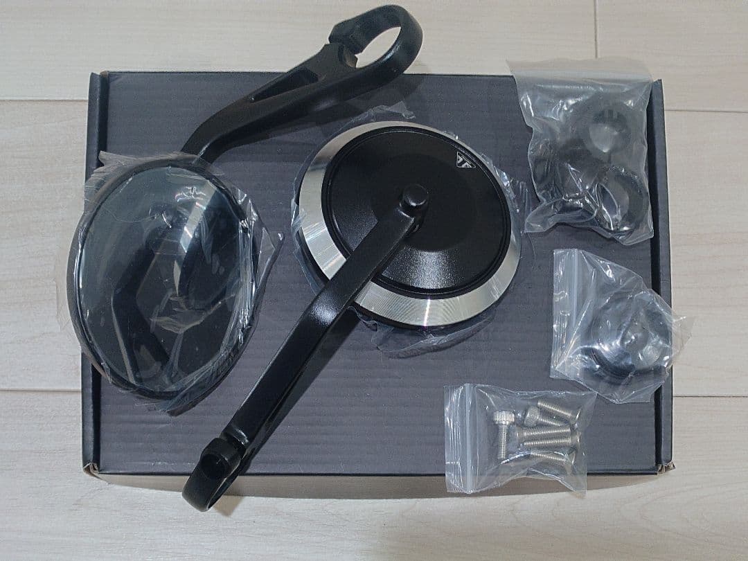 【新品 未使用】トライアンフ バーエンドミラー【送料込み】