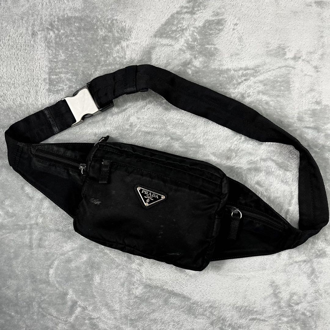 Prada プラダ ボディバッグ ブラック 黒 ナイロン 斜め掛け◎ 三角ロゴ
