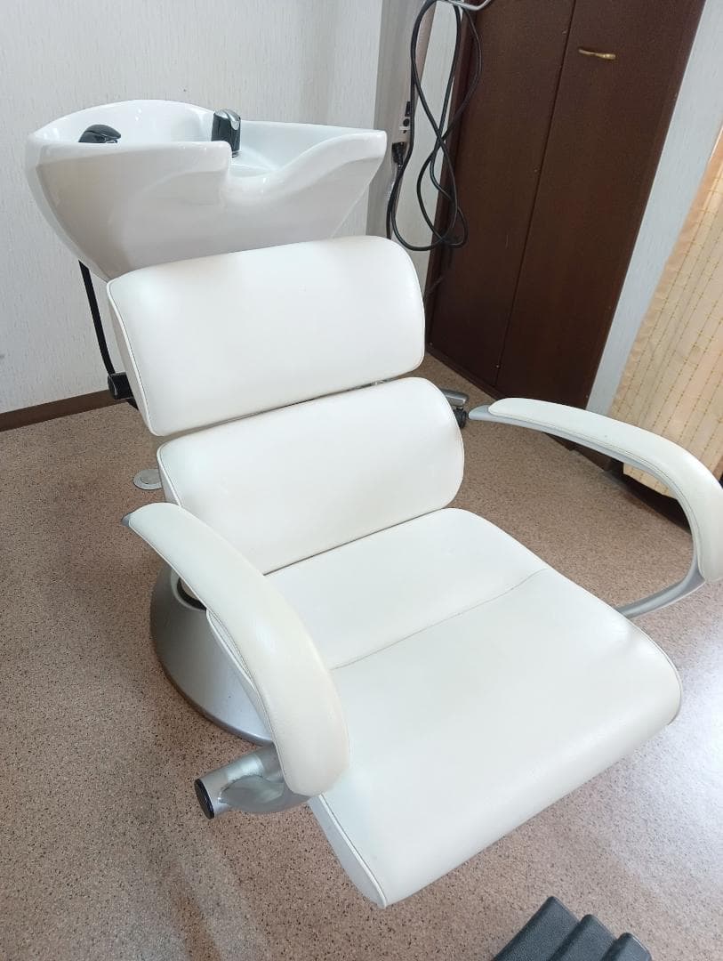 【取りに来れる方限定】タカラベルモントシャンプー台 フロアステップ付き 美容室