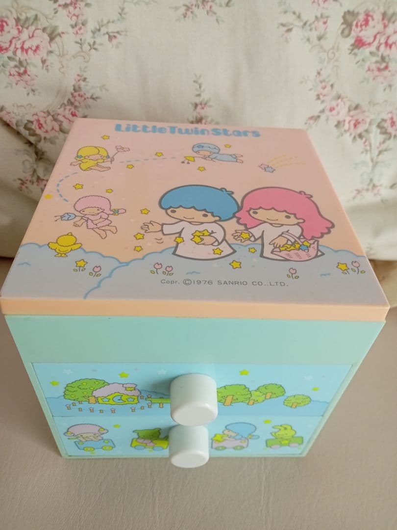 激レア　昭和レトロ　キキララ　プラチェスト　引き出し　小物入れ キキララ 引き出し 小物入れ ミニチェスト サンリオ 昭和レトロ - メルカリ
