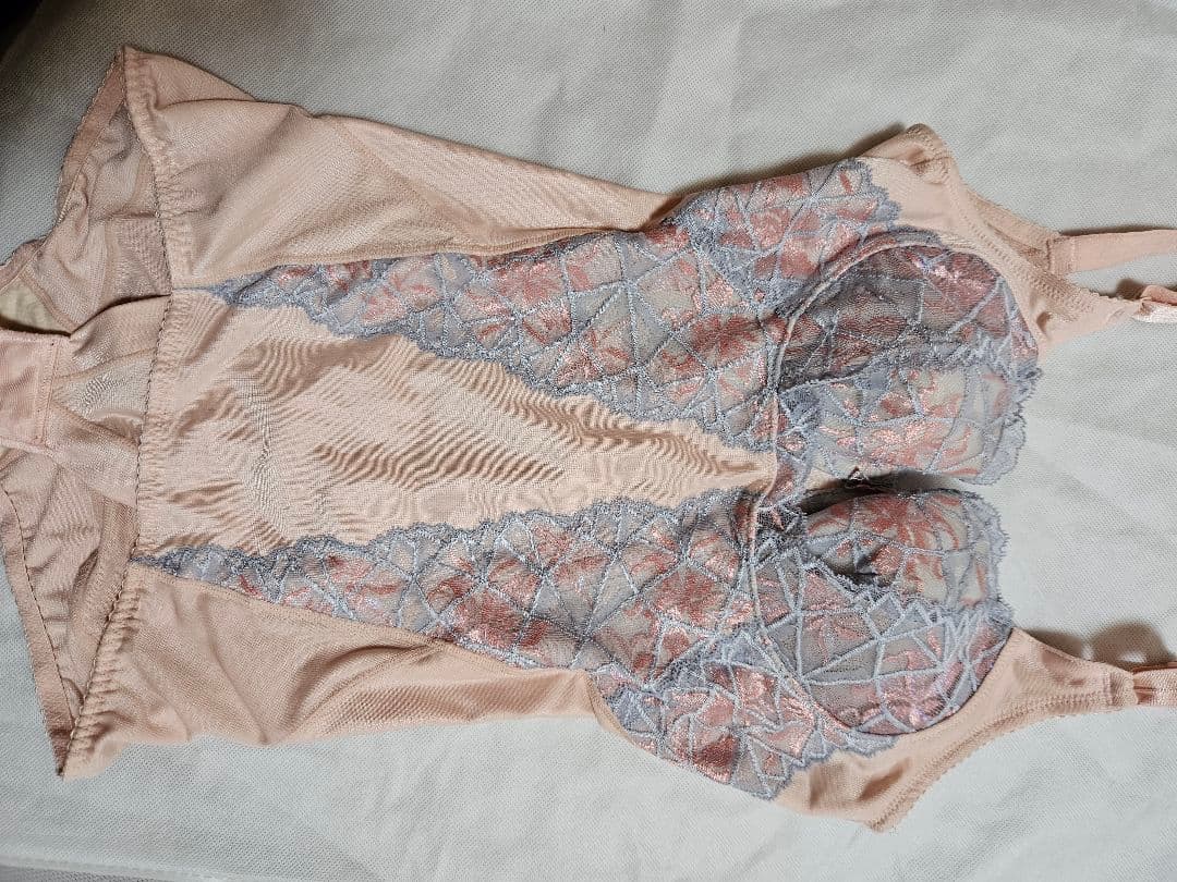 カーヴィシャスカレス ボディスーツ C70M カーヴィシャス カレス カレスシャイニーグレー』数量限定発売いたし