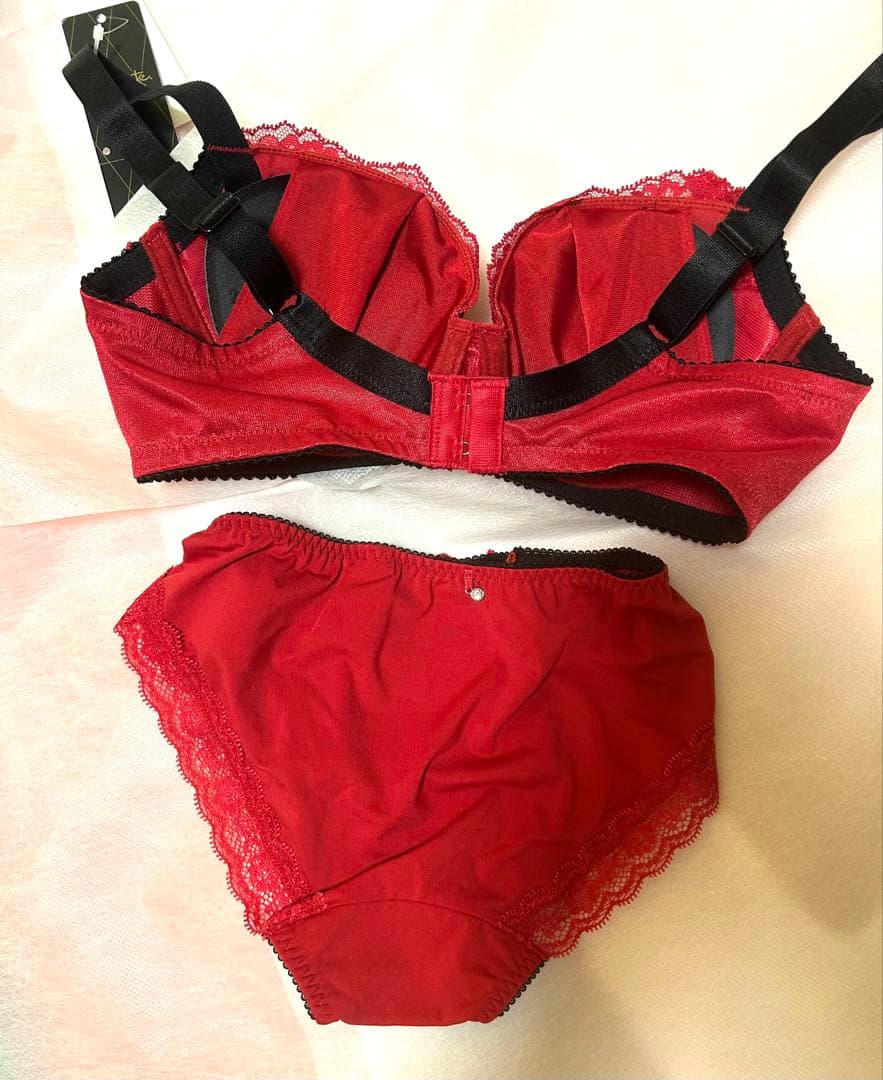 WACOALサルート75女優ブラD65＆ショーツM