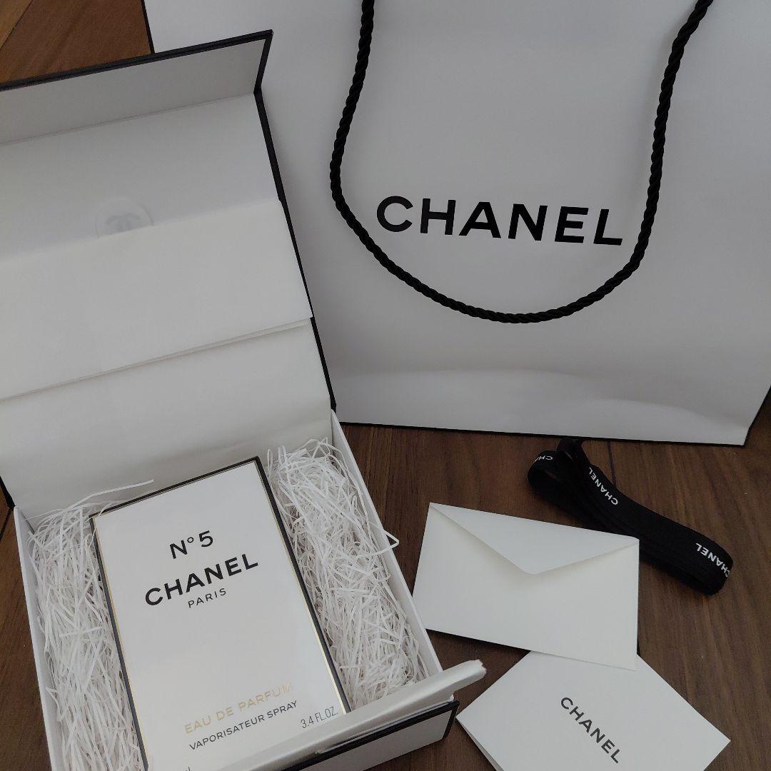 CHANEL N°5 Eau de Parfum 100ml ギフトボックス付き