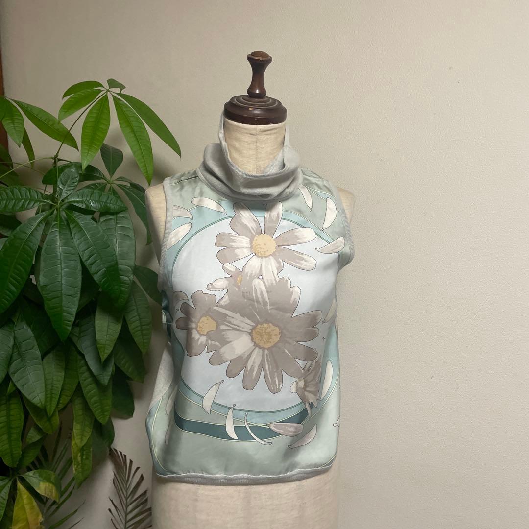 エルメス　ハイネックノースリーブブラウス