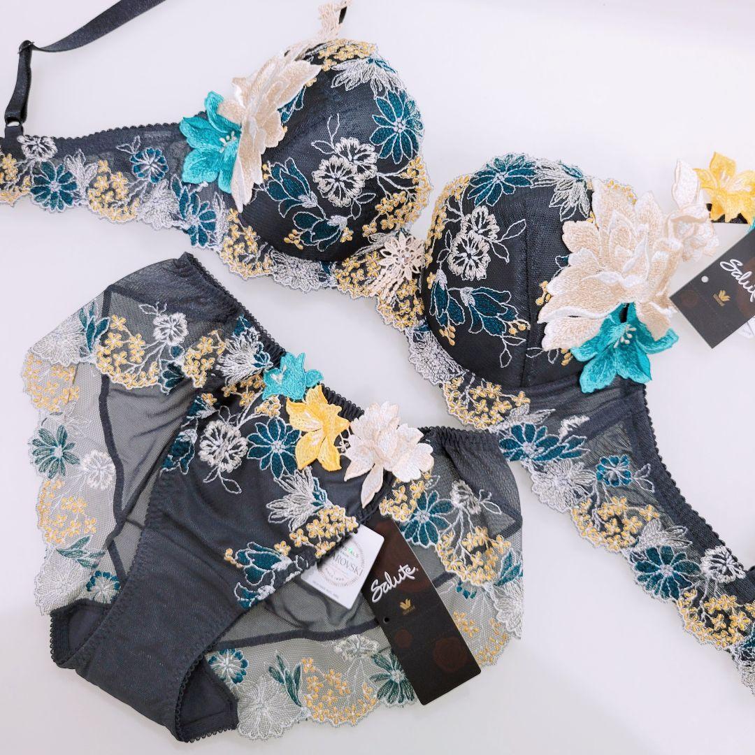 Wacoal ワコール サルート 74G 秋の七草 プレステージ 店舗限定 - メルカリ