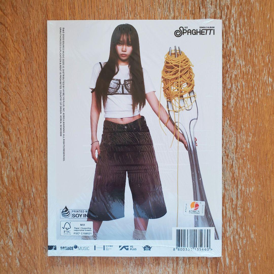 LE SSERAFIM SPAGHETTI COMPACT ver. チェウォン - メルカリ