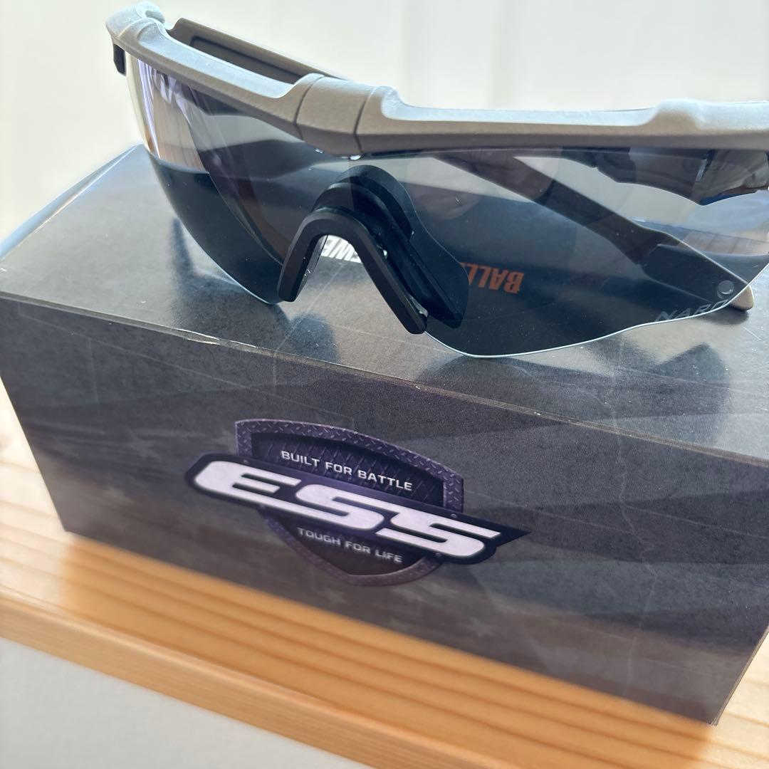 ESS サングラス　ナロー　チタニウムフレーム/スモークグレイレンズ