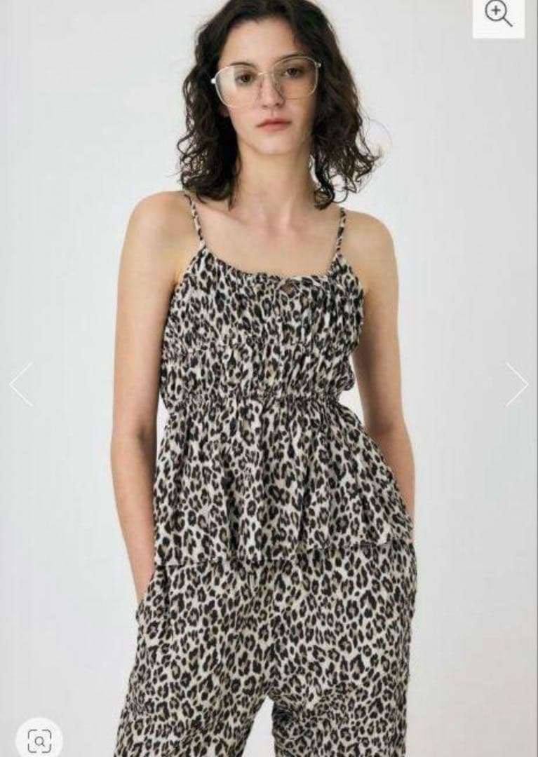 新品未使用タグ付き☆MOUSSY　CRINKLED サテンキャミ