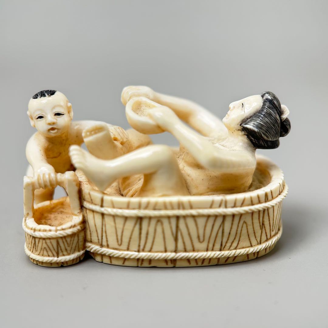 母子入浴シーン 彫刻極上根付天然素材アンティーク骨董飾り物古美術置物細密細工 極上 根付 狸 彫刻 置物 細密細工 骨董 アンティーク 在銘 - メルカリ