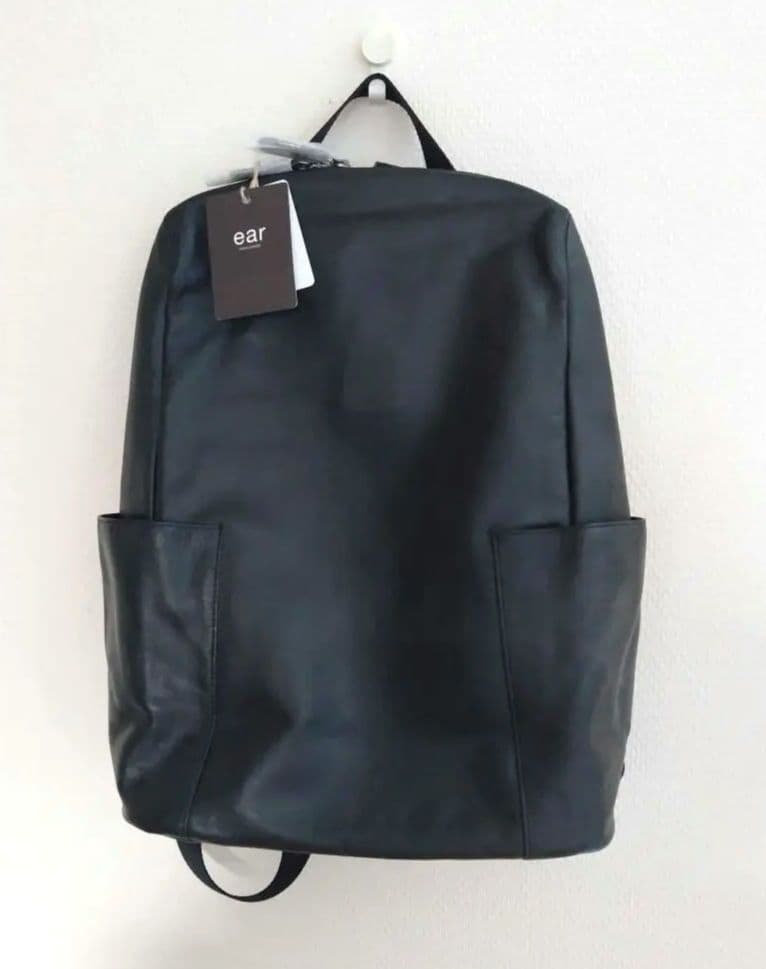 イアパピヨネ　リュック　レザー　牛革　ブラック BURLAPOUTFITTER×ear】約16リットルの大容量/撥水/ユニセックス/レザー