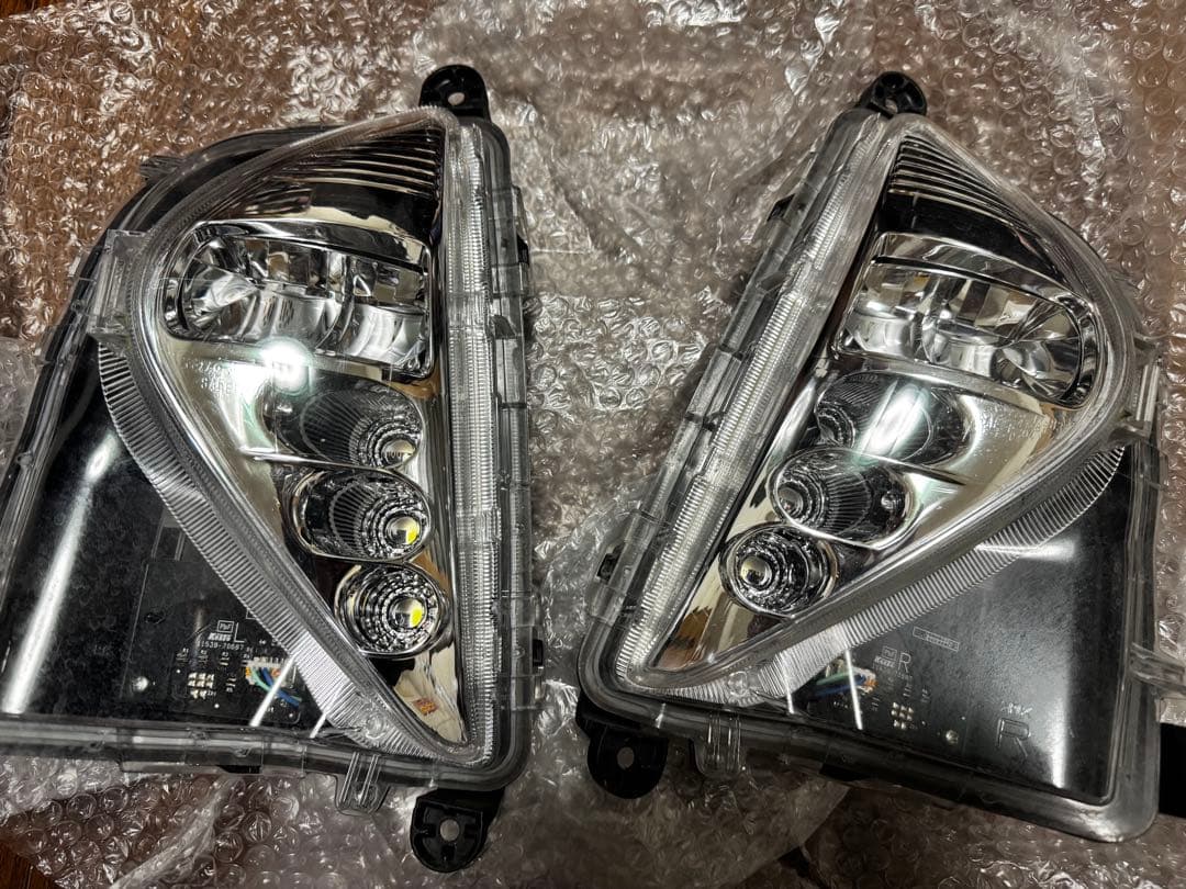 50プリウス前期純正フォグユニット