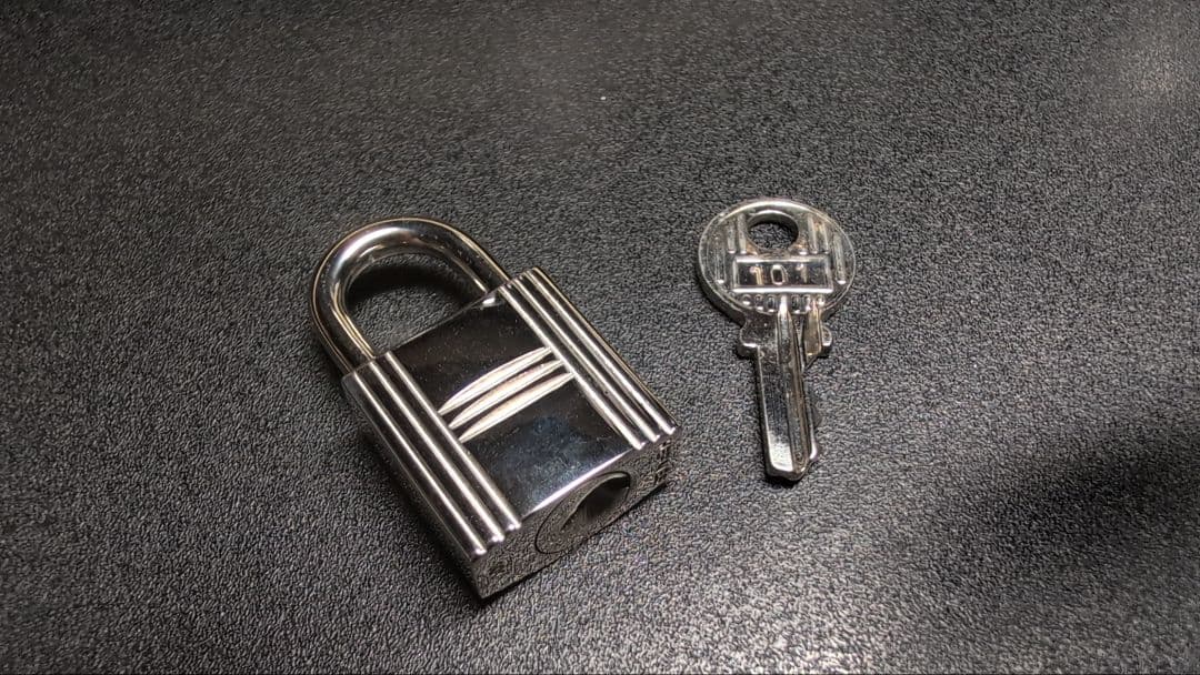 正規品　HERMES エルメス　カデナ　キー　鍵　パドロック　No.101