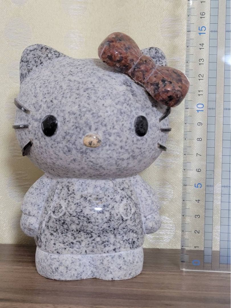 ハローキティ 石像 スタチュー