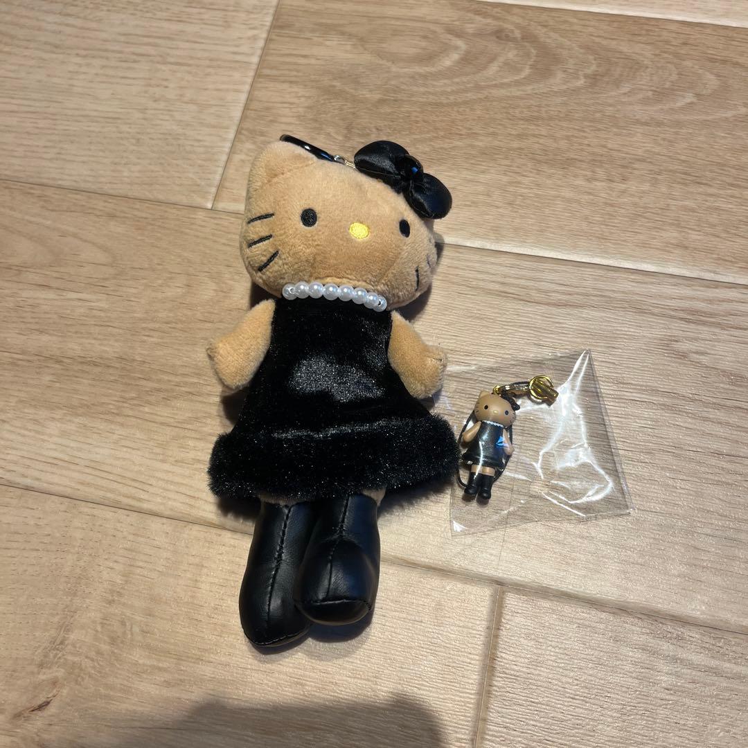 ハローキティ 黒ドレス ぬいぐるみ - メルカリ