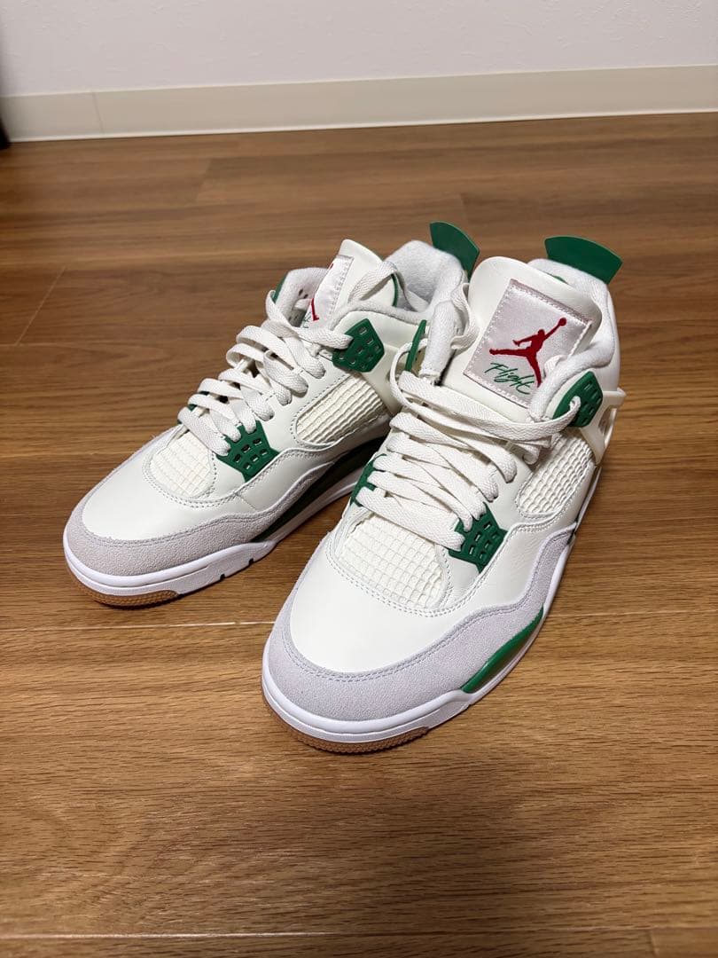 Nike SB × Air Jordan 4 Retro