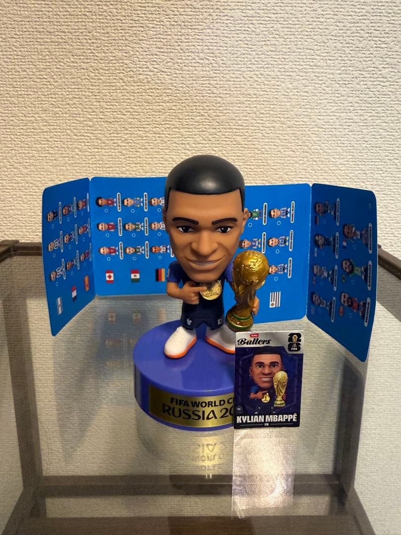 ZURU Ballers Kylian Mbappé フィギュア - メルカリ