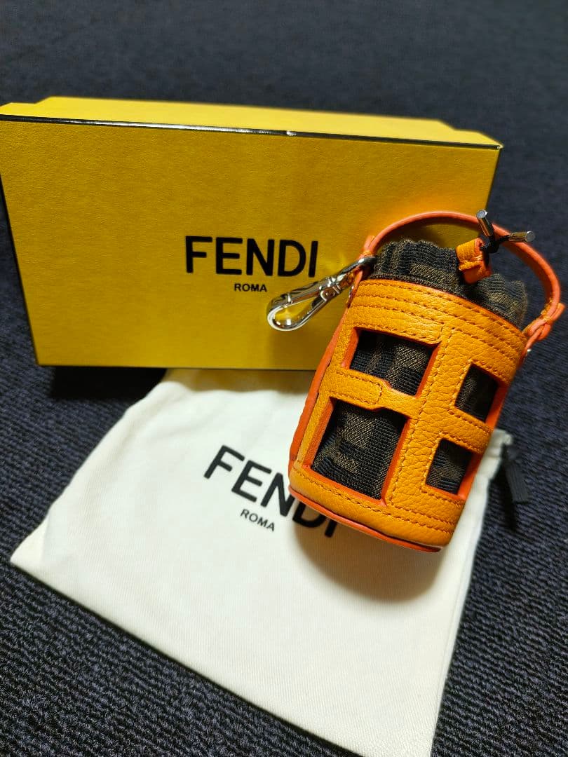 FENDI　フェンディ　キーホルダーポーチ