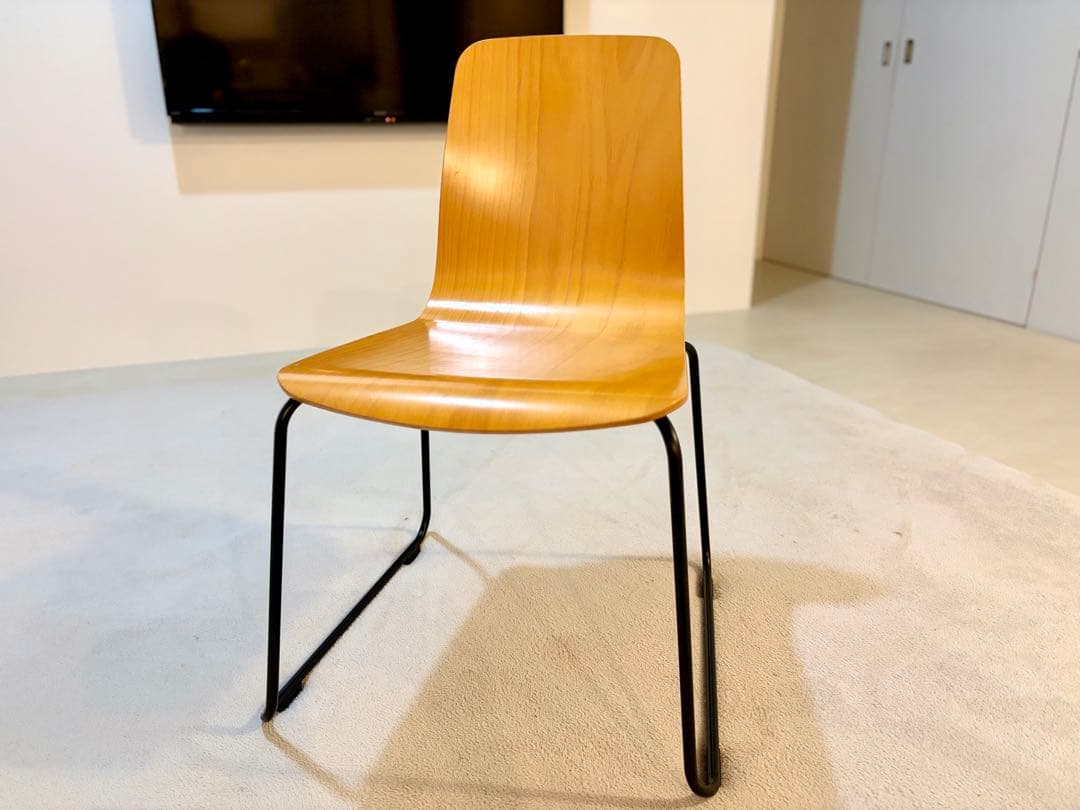 ドンドンドンキー君IDEE LANGUE STACKING CHAIR